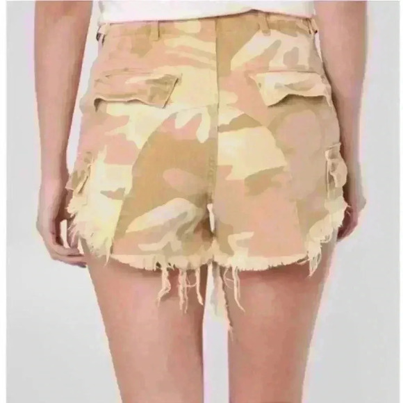 Free People We the Free Desert Tan Camouflage Cargo Shorts. SZ 6. NWT - Picture 2 of 10